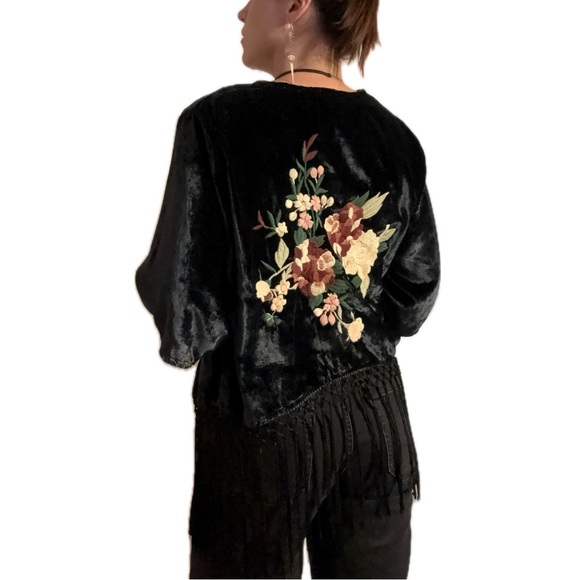Stevie nicks style black velvet kimono jacket with floral embroidery and fringe - Picture 1 of 5